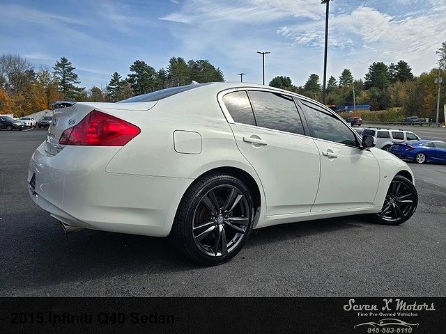 2015 Infiniti Q40