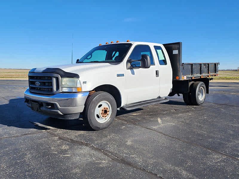 2002 Ford F-350 XL image 0