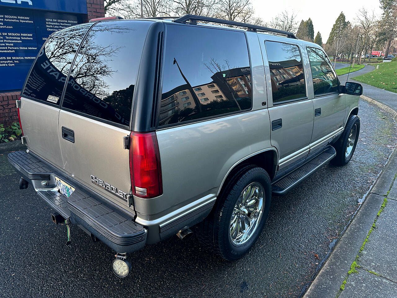 1999 Chevrolet Tahoe null image 4