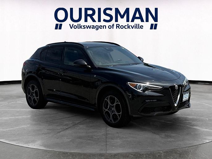 2022 Alfa Romeo Stelvio