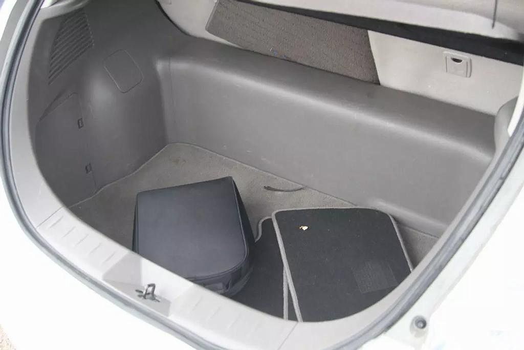 2011 Nissan Leaf SL image 9