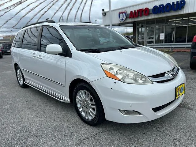 2008 Toyota Sienna XLE Limited image 0