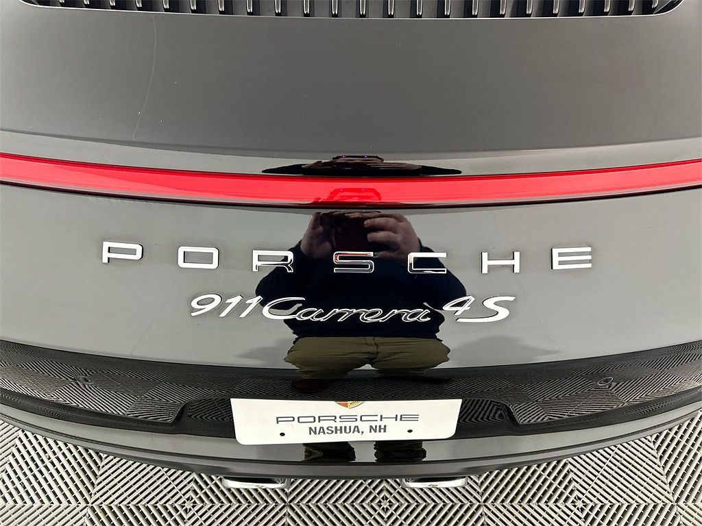 2017 Porsche 911 Carrera 4S image 20