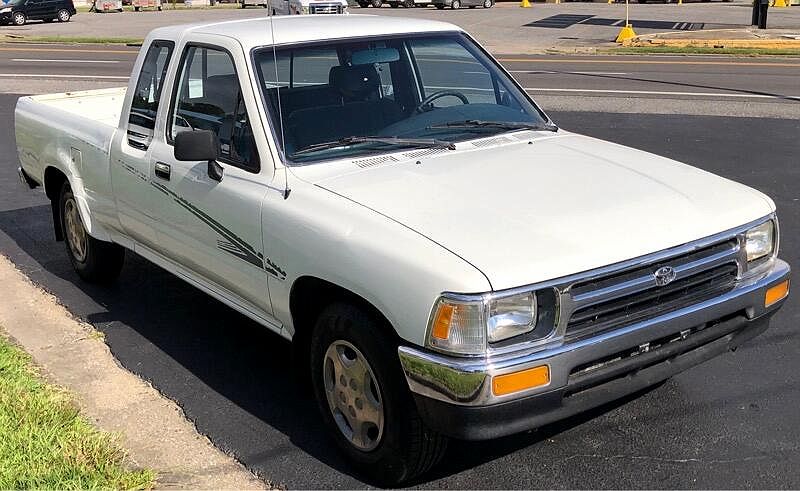 1992 Toyota Pickup Deluxe image 6