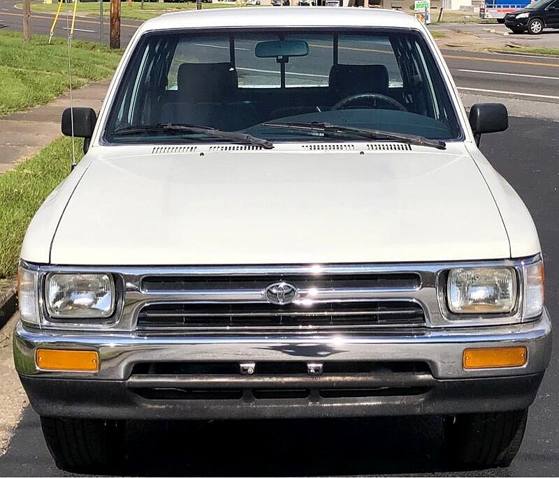 1992 Toyota Pickup Deluxe image 7