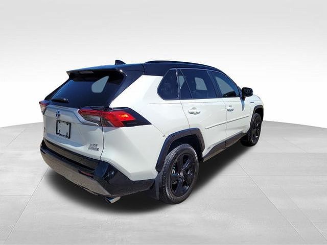 2020 Toyota RAV4 XSE image 4