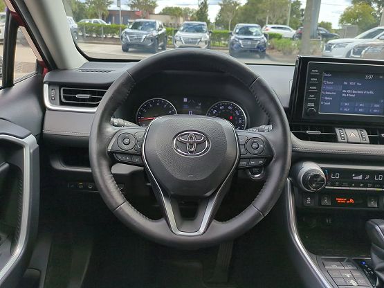 2019 Toyota RAV4 XLE Premium photo 10