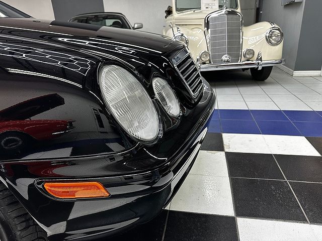 2000 Mercedes-Benz CLK