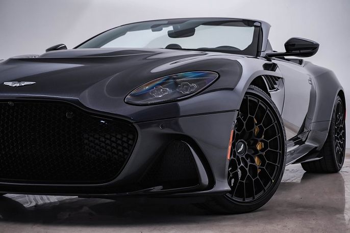 2023 Aston Martin DBS
