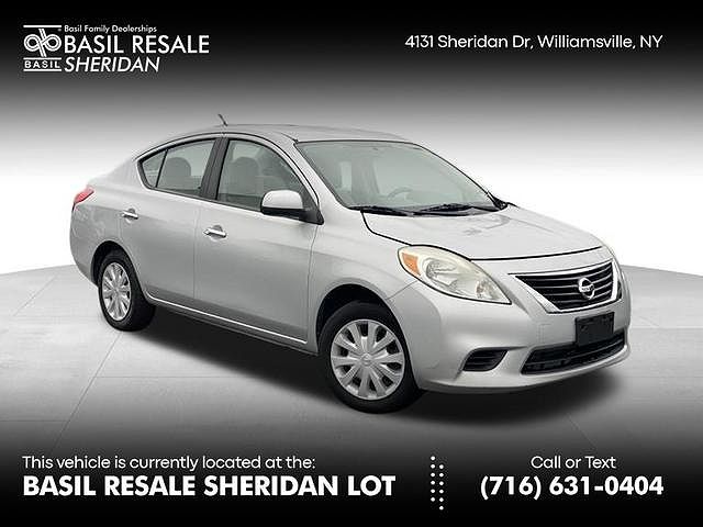 2012 Nissan Versa SV image 0