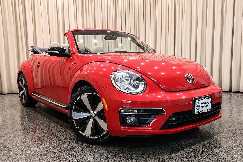 2015 Volkswagen Beetle R-Line image 1