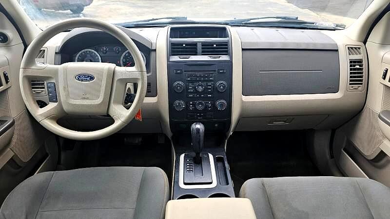 2010 Ford Escape XLS image 7