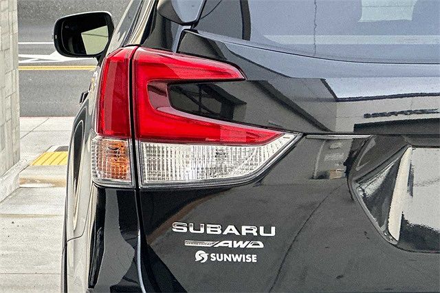 2024 Subaru Forester Touring image 5