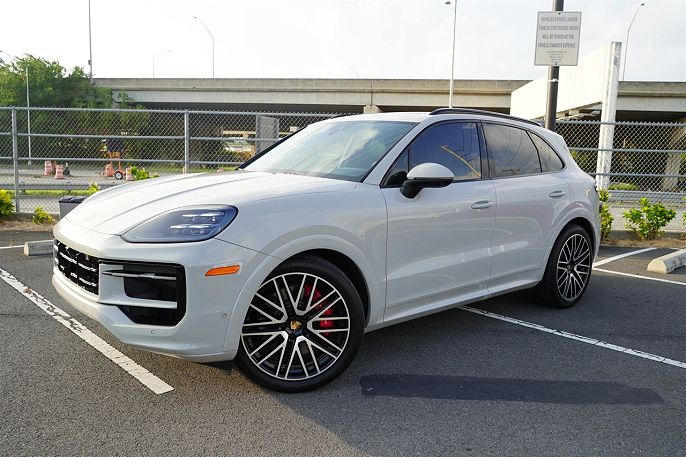 2024 Porsche Cayenne