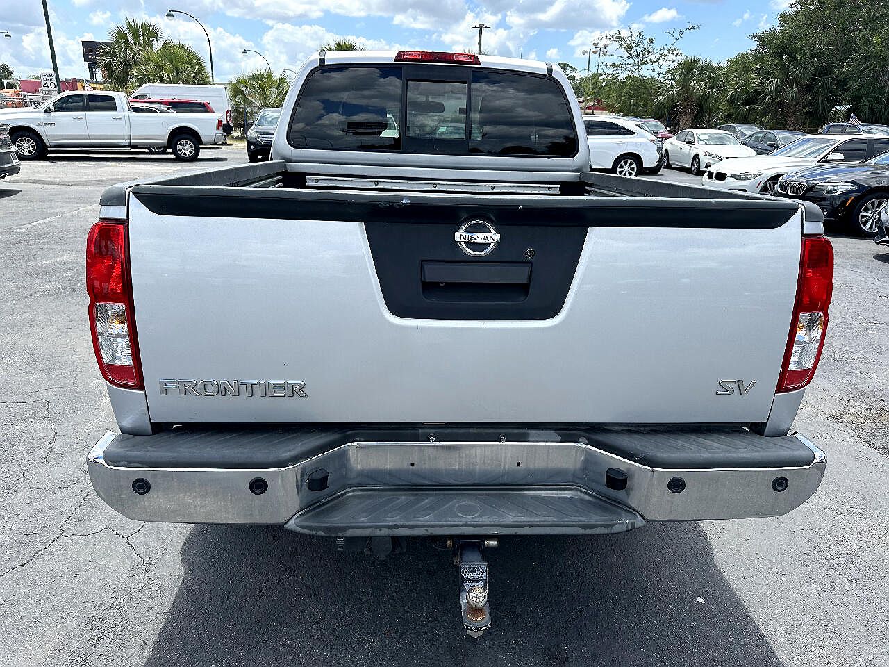 2015 Nissan Frontier SV image 4