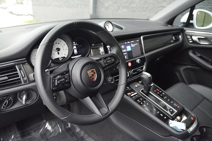 2025 Porsche Macan