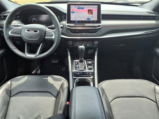 2024 Jeep Compass Trailhawk photo 9
