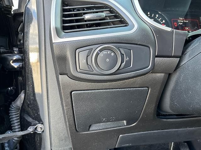 2018 Ford Edge SEL image 16