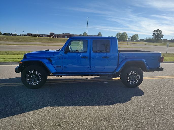 2025 Jeep Gladiator