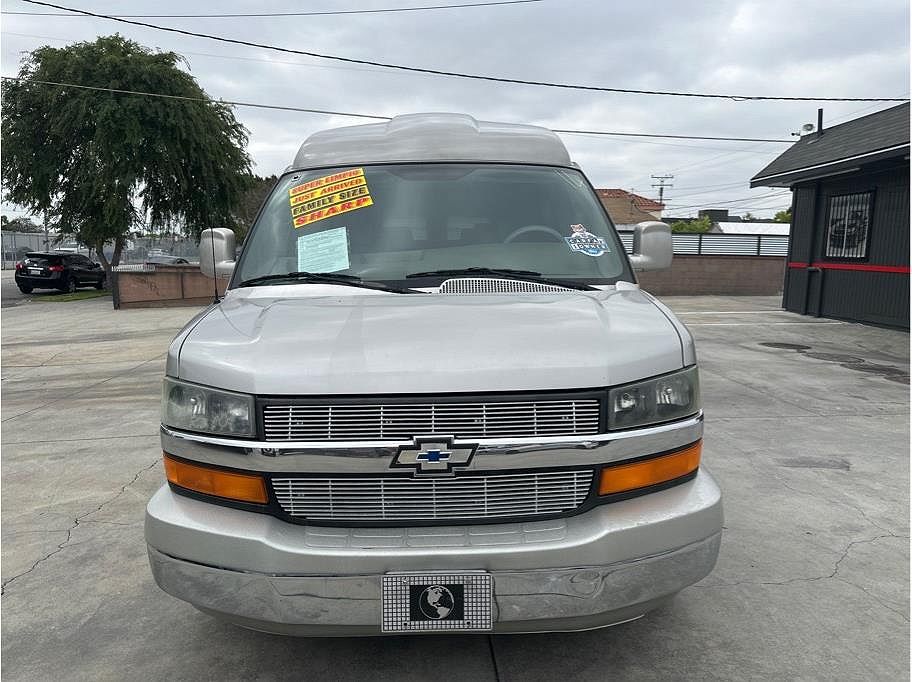 2005 Chevrolet Express 1500 image 1