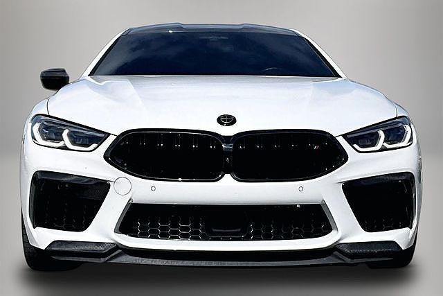 2023 BMW M8