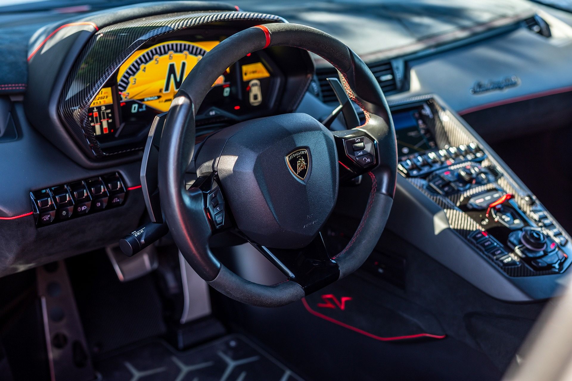 2016 Lamborghini Aventador LP750 image 5