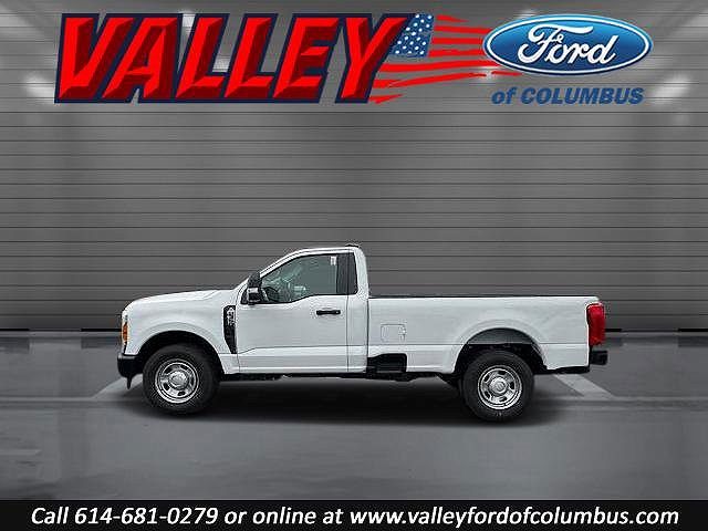 2023 Ford F-350 XL image 1