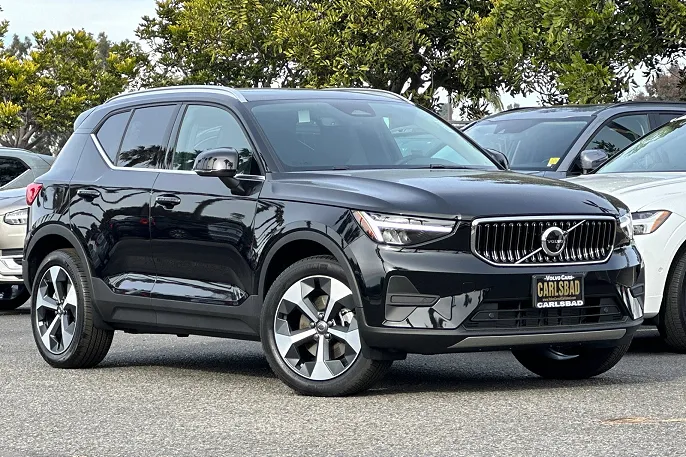 2025 Volvo XC40