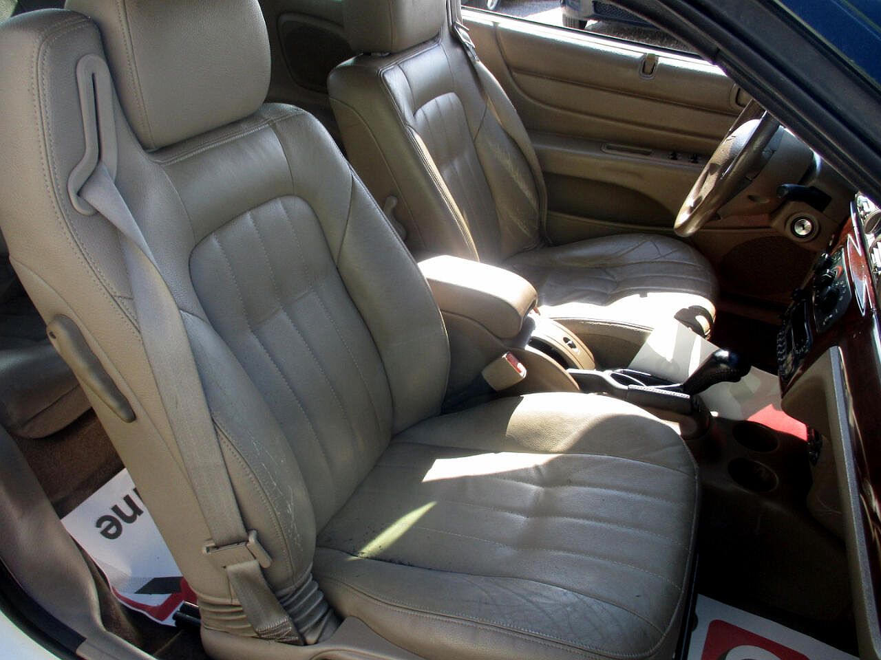 2003 Chrysler Sebring LXi image 9