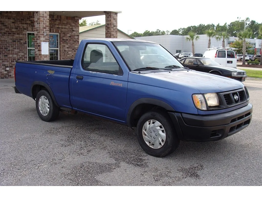 1998 Nissan Frontier XE image 0