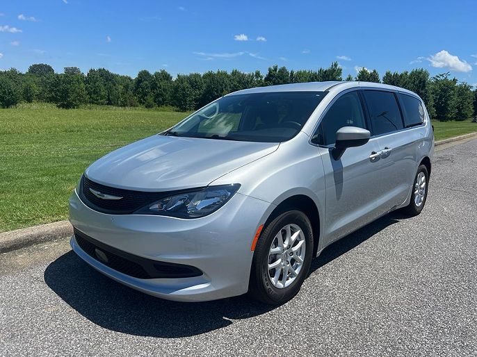 2023 Chrysler Voyager