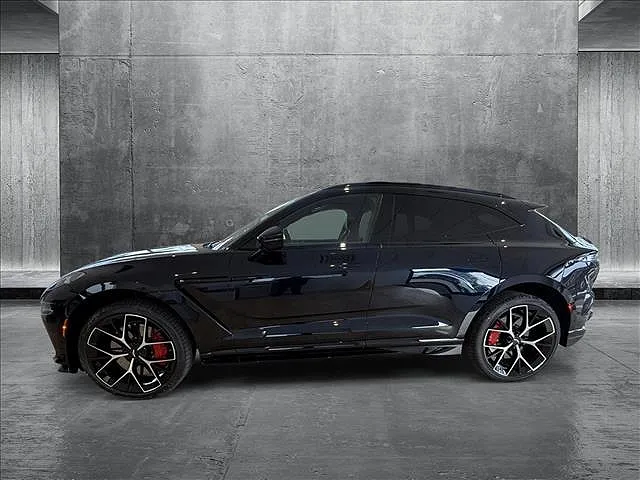 2025 Aston Martin DBX