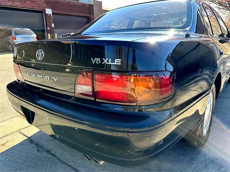 1995 Toyota Camry XLE image 37