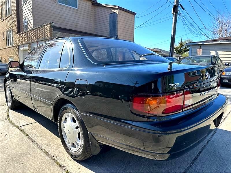 1995 Toyota Camry XLE image 3
