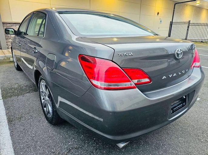 2005 Toyota Avalon