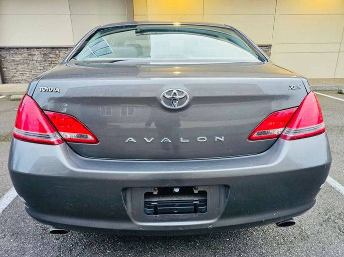 2005 Toyota Avalon