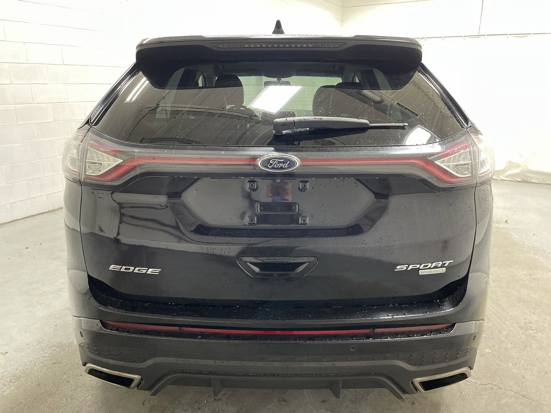 2016 Ford Edge Sport image 2