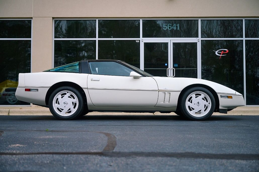 1988 Chevrolet Corvette null image 5