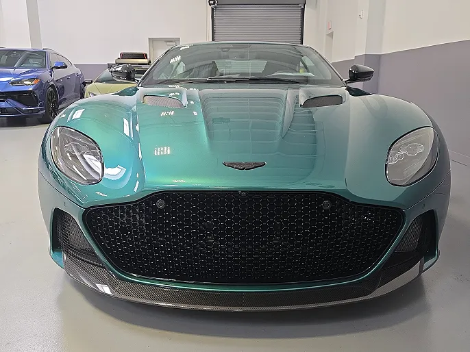 2022 Aston Martin DBS