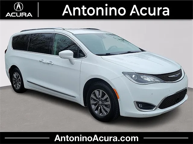 2019 Chrysler Pacifica Touring-L image 0