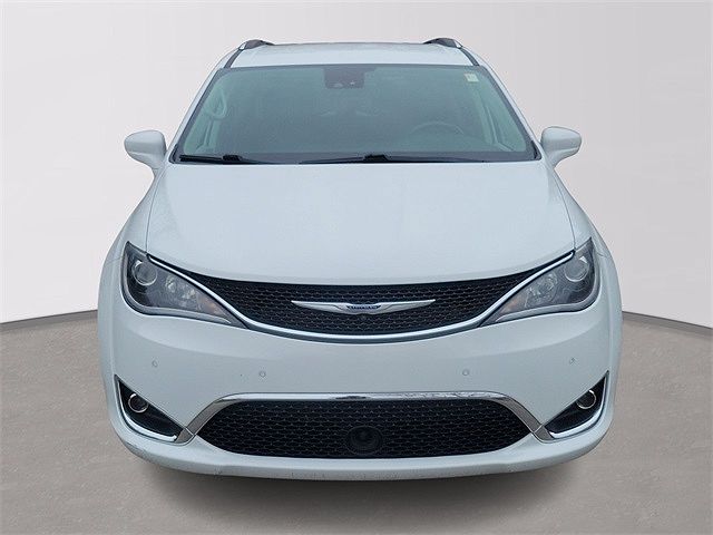 2019 Chrysler Pacifica Touring-L image 1