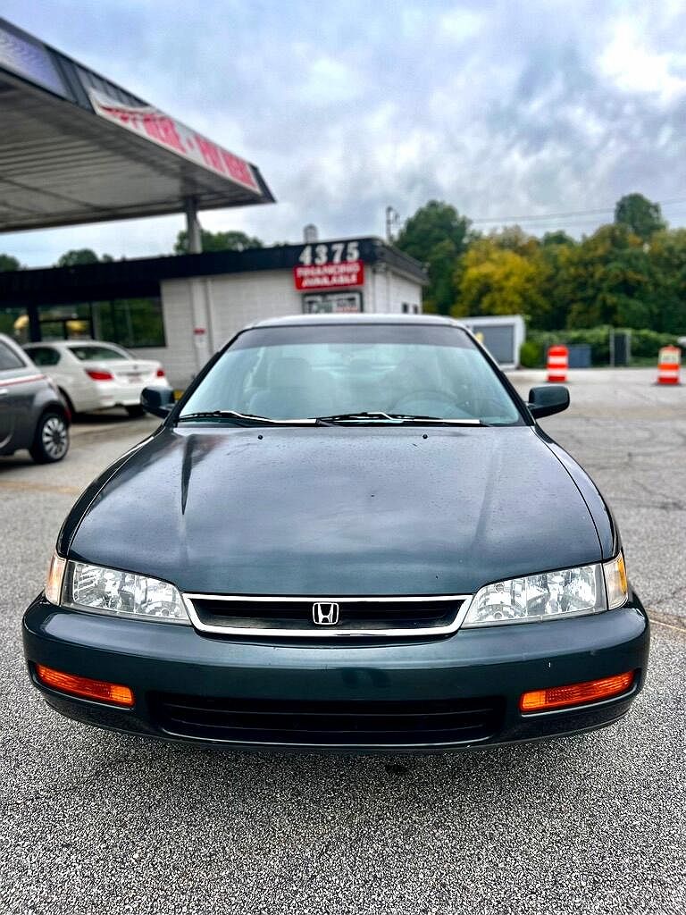 1996 Honda Accord DX image 0