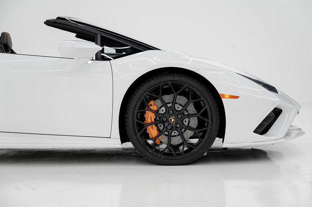 2021 Lamborghini Huracan EVO image 4