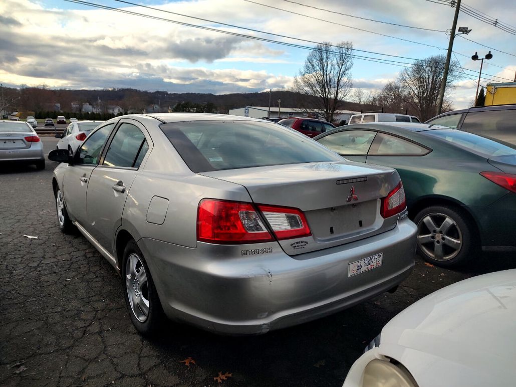 2011 Mitsubishi Galant ES image 3