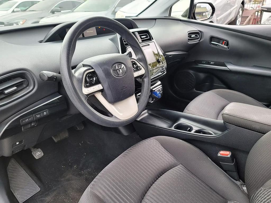 2018 Toyota Prius Two image 5