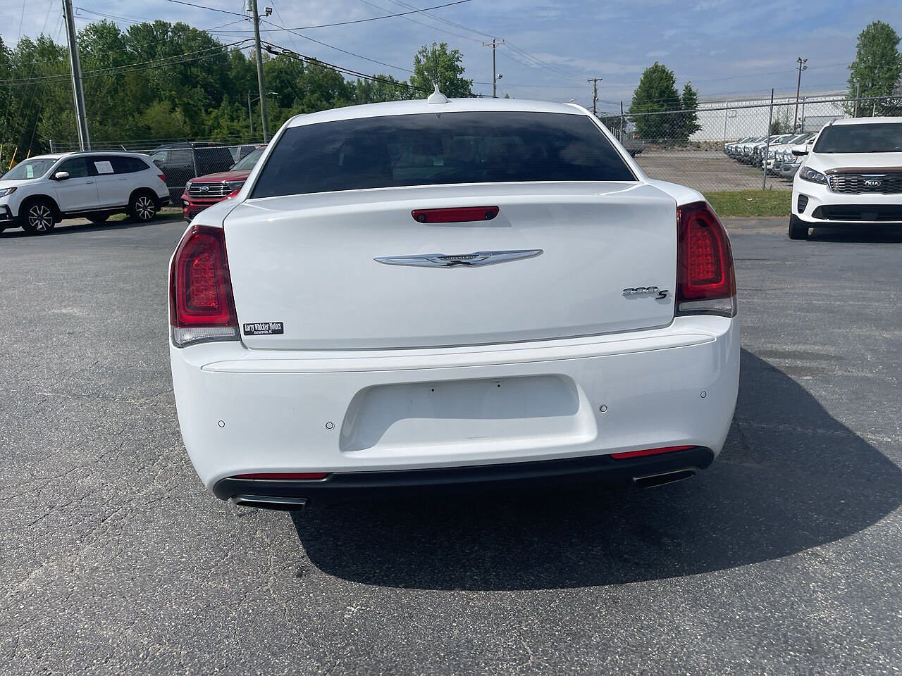 2018 Chrysler 300 S image 7