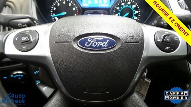 2014 Ford Focus SE image 16