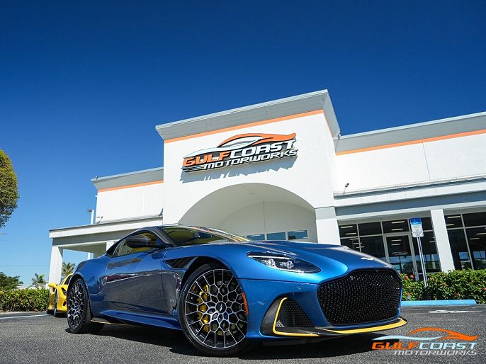 2023 Aston Martin DBS