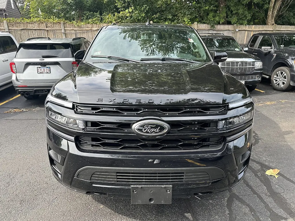 2023 Ford Expedition Limited image 1