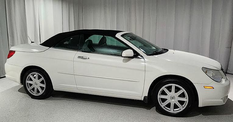2008 Chrysler Sebring Limited image 0